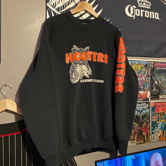 Vintage Hooters Clearwater Florida Crewneck - Picture 2 of 6
